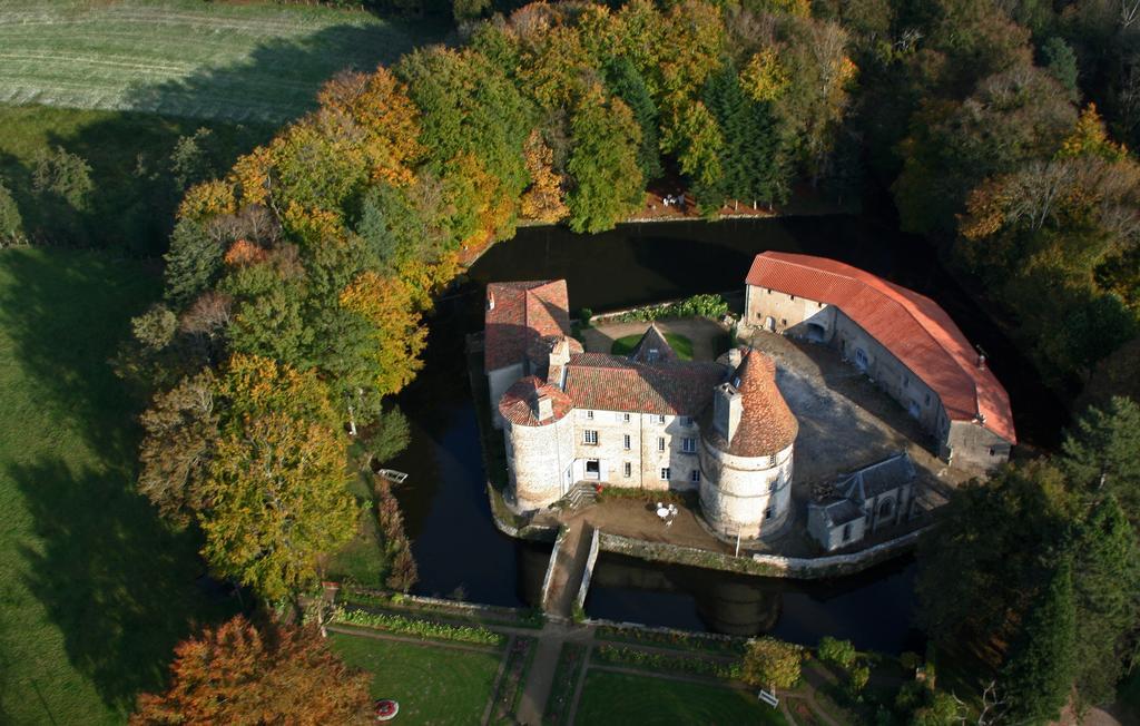 La Loge Du Chateau Saint-Dier-dʼAuvergne Eksteriør bilde